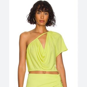 L’Academie Mira Top in Limelight